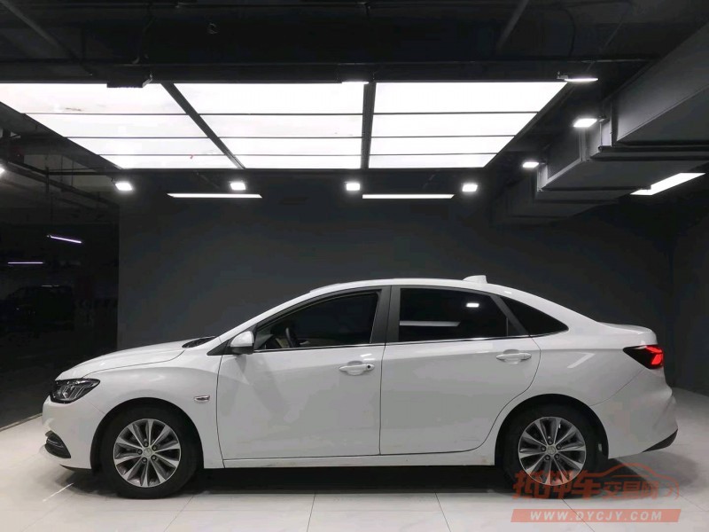 成都20年雪佛兰科鲁泽8