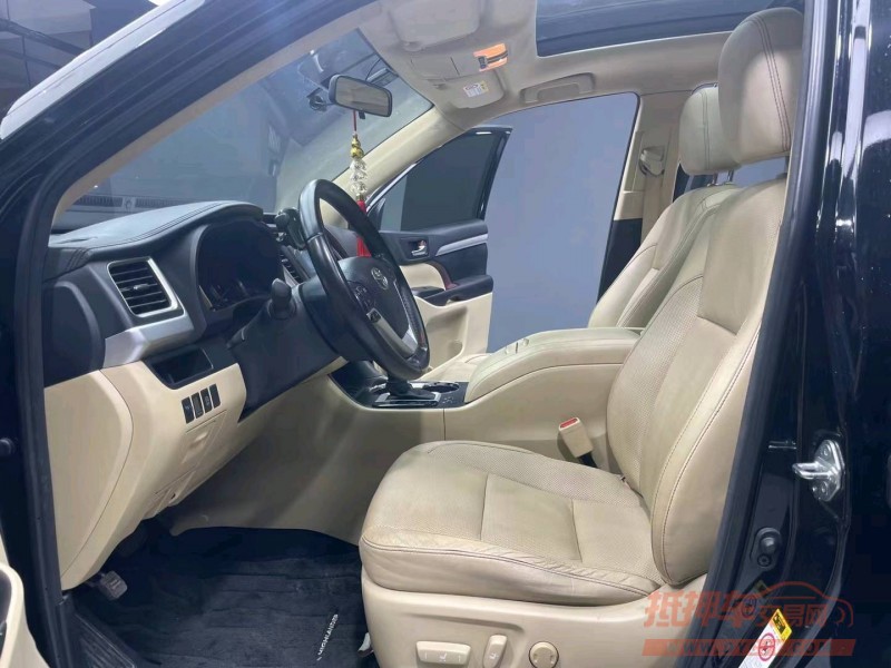 成都15年丰田汉兰达5