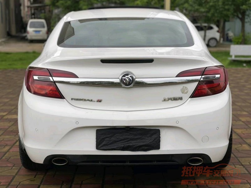 汕头16年别克君威7