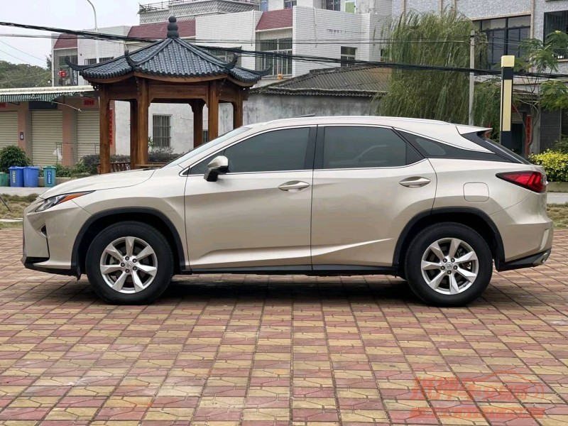 汕头17年雷克萨斯RX7