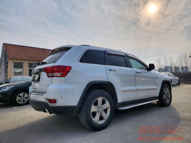 枣庄13年Jeep大切诺基3