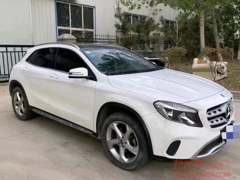 青岛19年奔驰GLA2