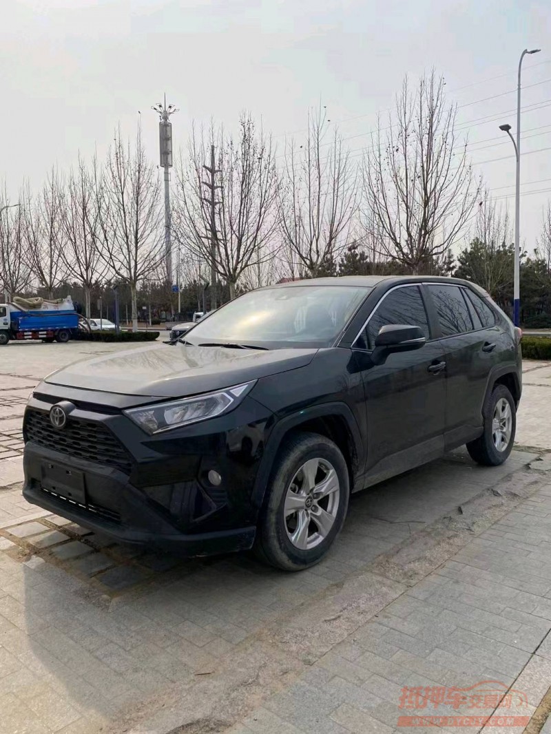 枣庄21年丰田RAV4荣放8
