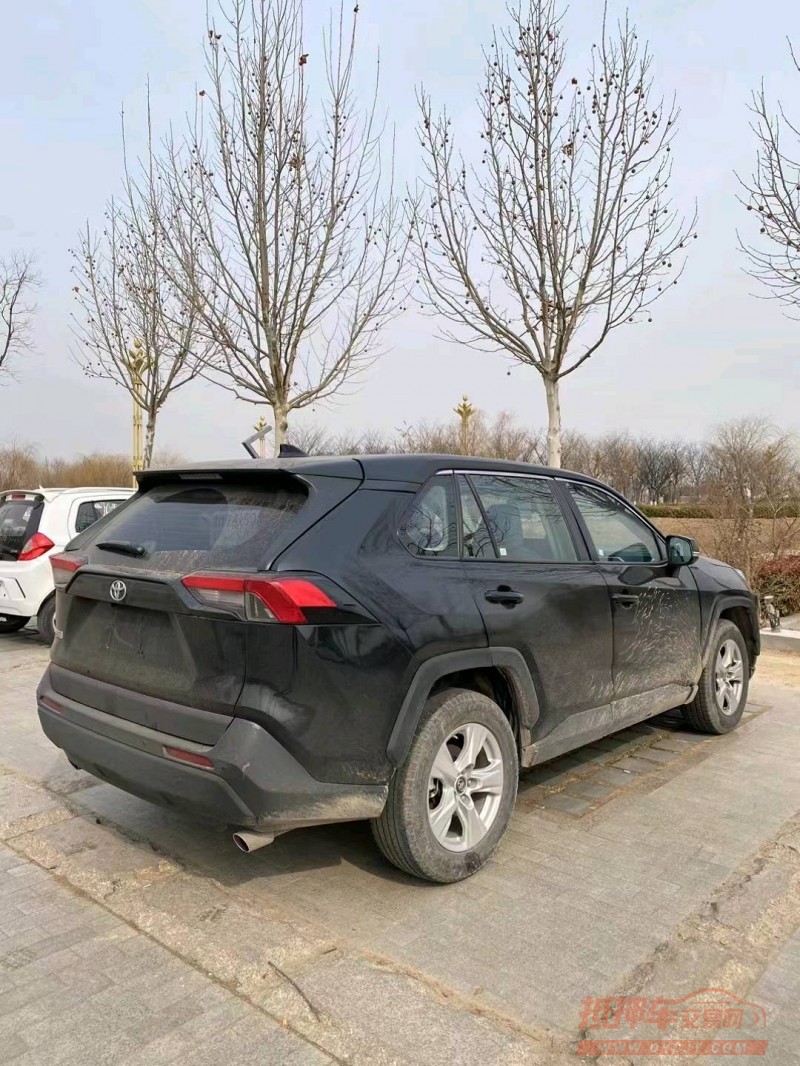 枣庄21年丰田RAV4荣放4