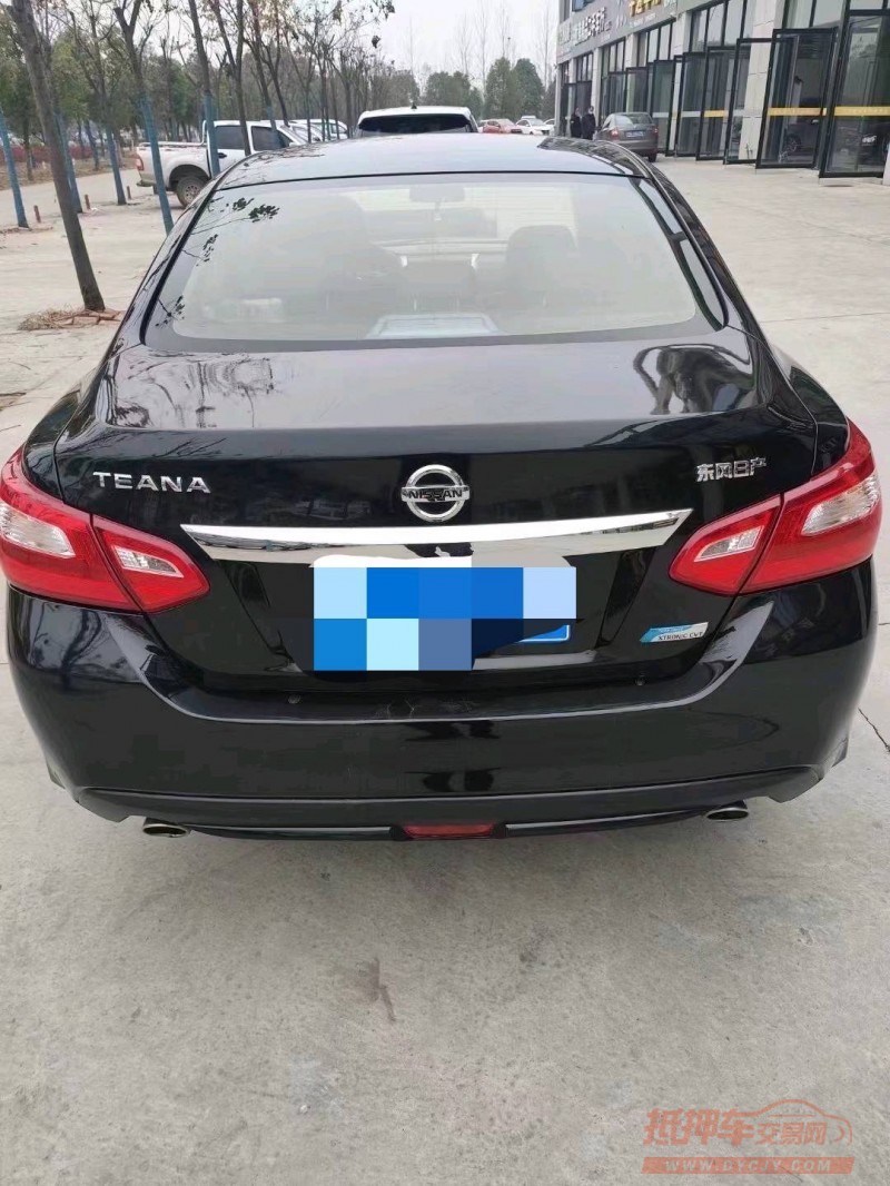 宜昌17年日产天籁4