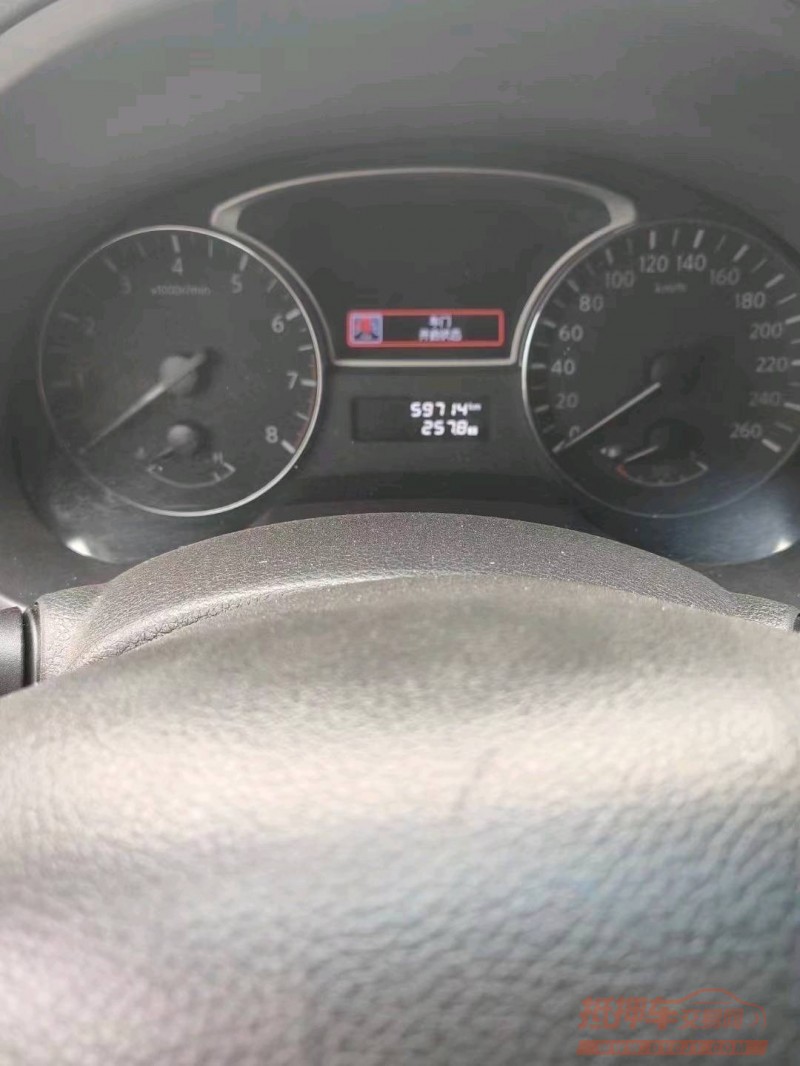 宜昌17年日产天籁5