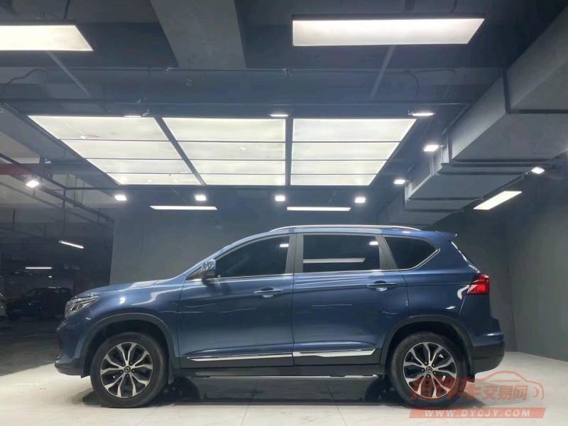 成都18年东风景逸8