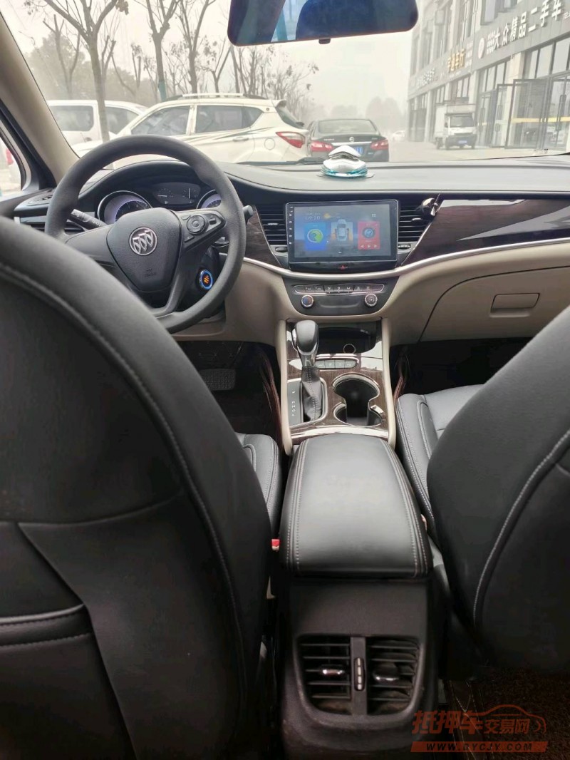 武汉18年别克威朗1