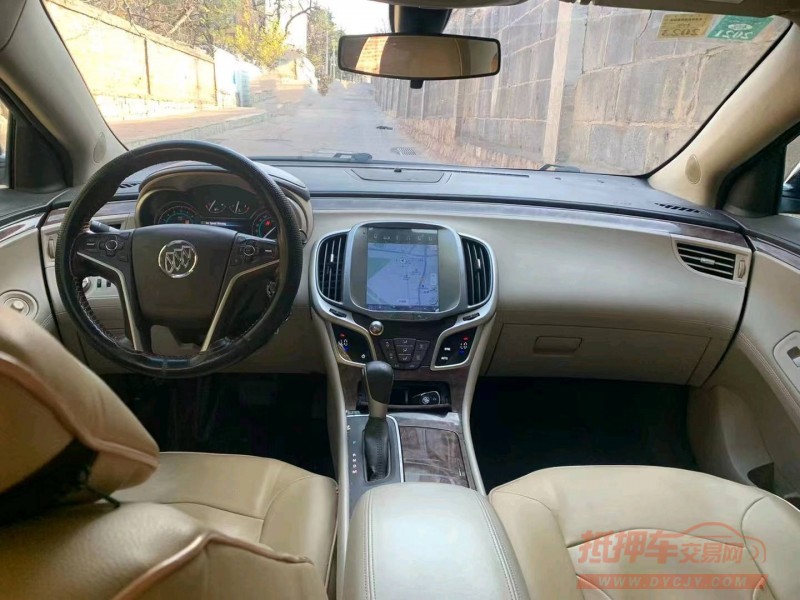 青岛15年别克君越6