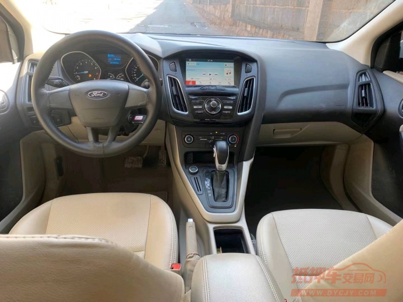 青岛17年福特福克斯6