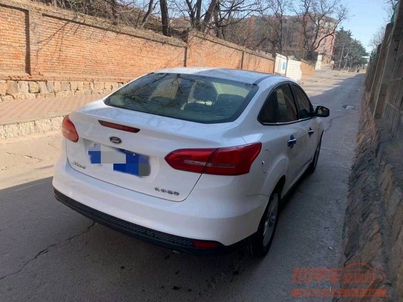 青岛17年福特福克斯8