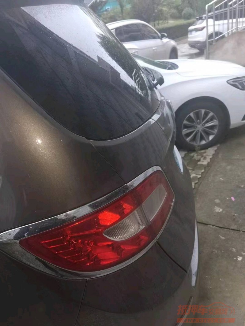 保定13年别克GL86