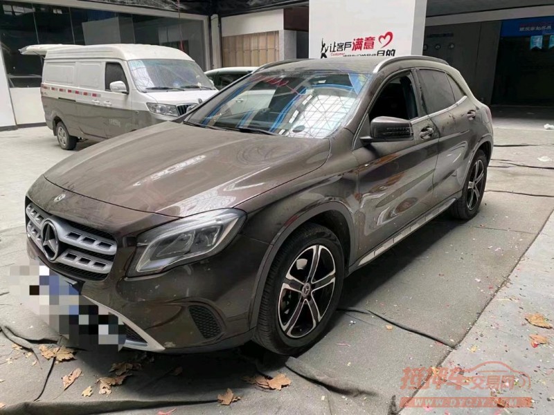 宜春18年奔驰GLA5