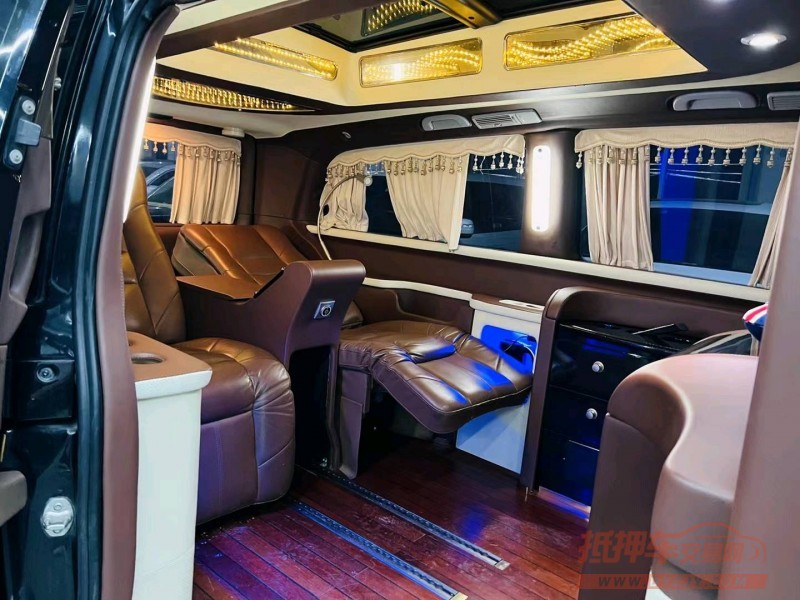 聊城12年奔驰威霆4