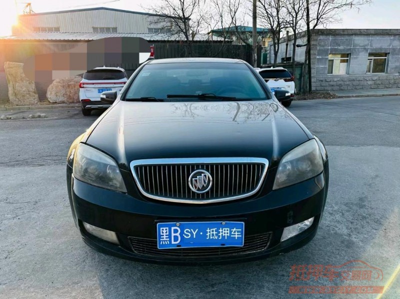 沈阳10年别克林荫大道1