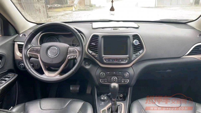 珠海15年Jeep自由光4