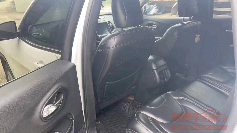 珠海15年Jeep自由光6