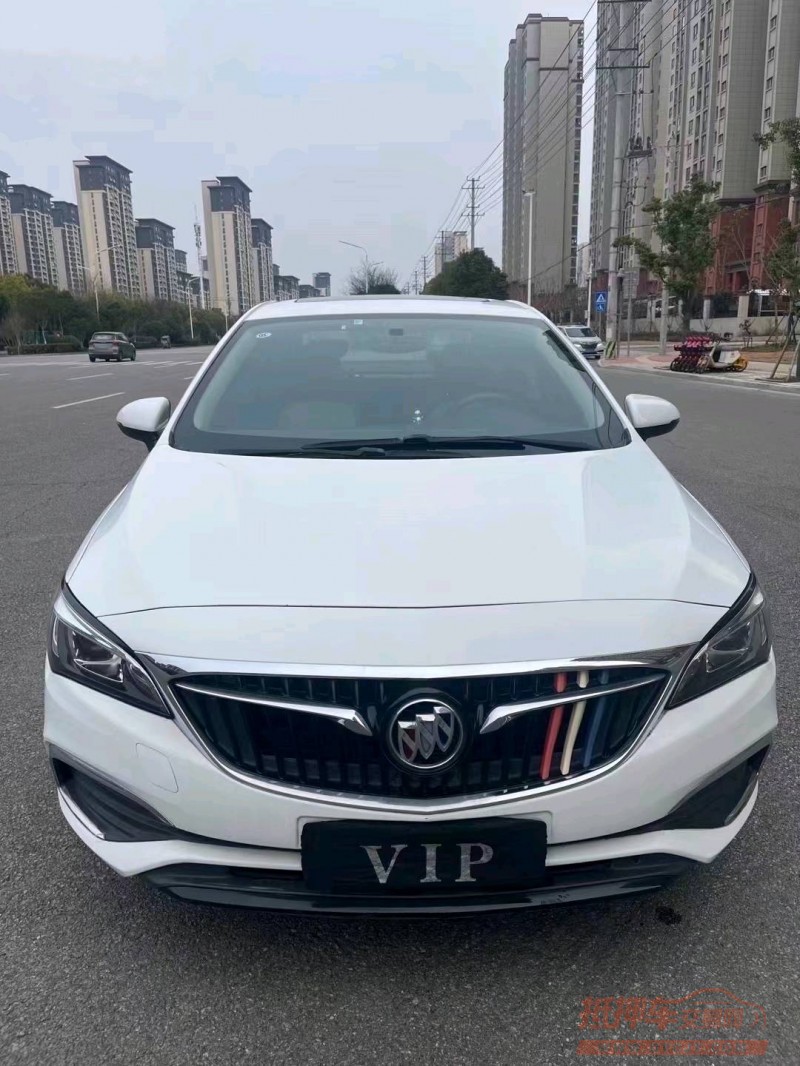 淮南17年别克威朗1