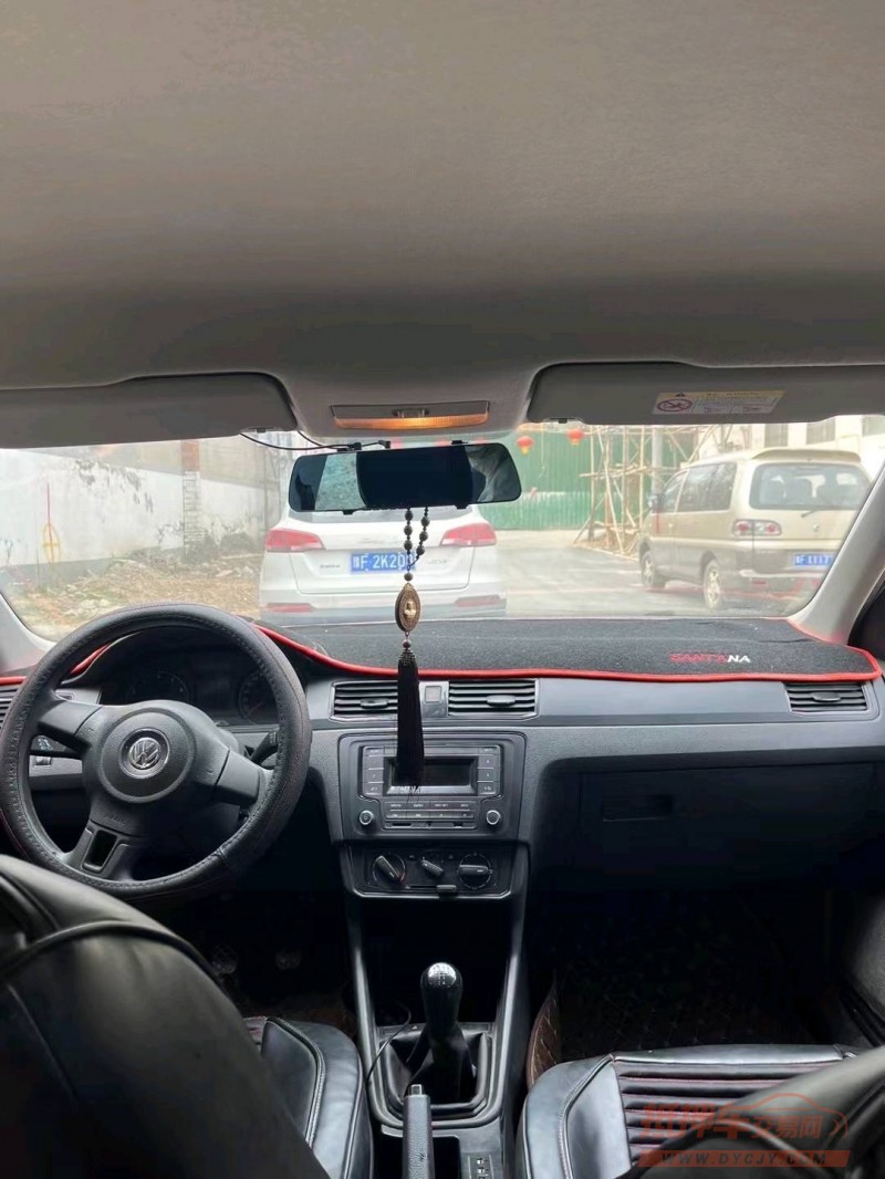 鹤壁20年大众桑塔纳5