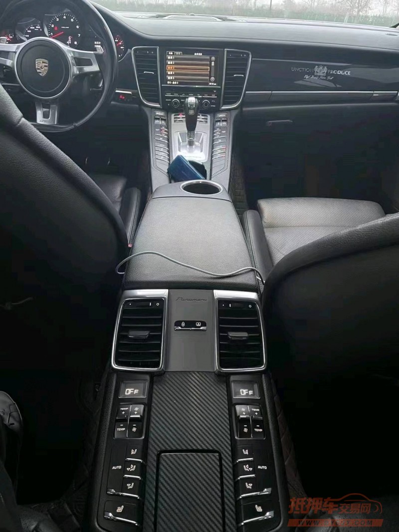 淮南12年保时捷帕拉梅拉2