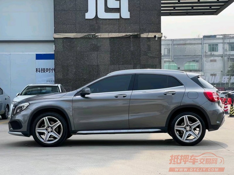 东莞16年奔驰GLA4