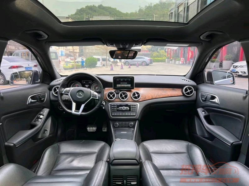 东莞16年奔驰GLA5