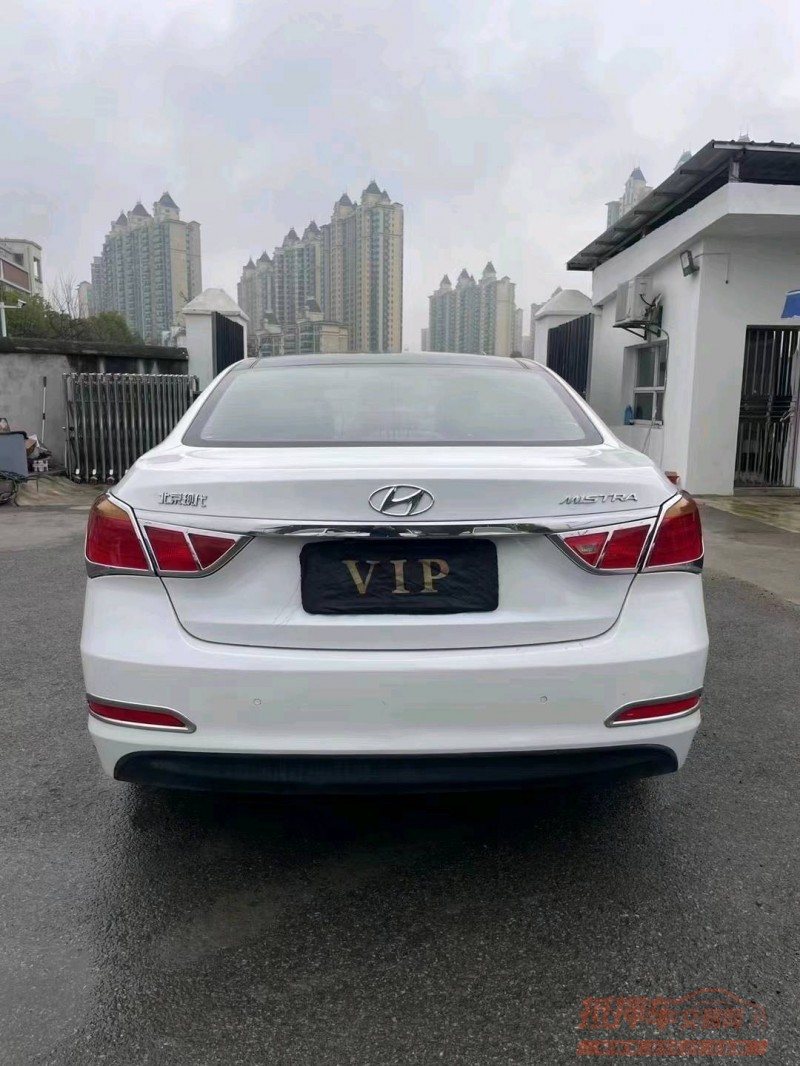 宜昌14年现代名图1