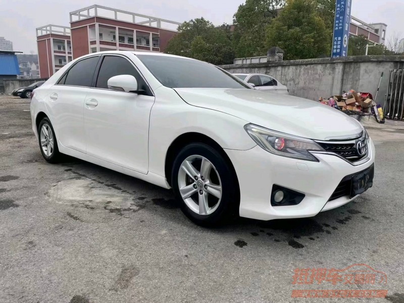 宜昌16年丰田锐志3