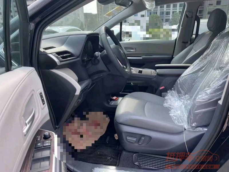 青岛23年丰田格瑞维亚4