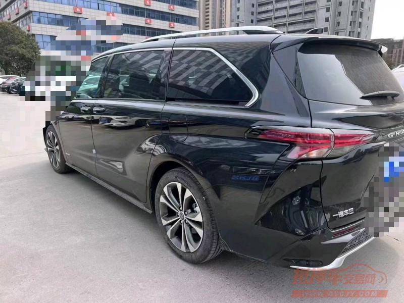 青岛23年丰田格瑞维亚8