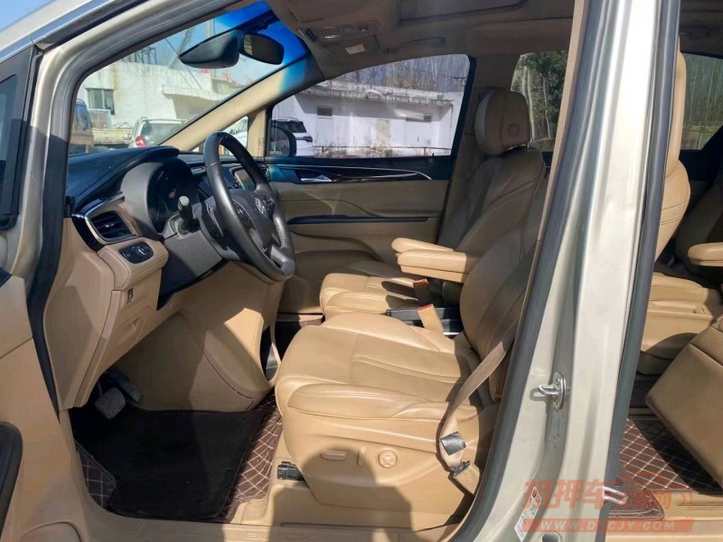 济南17年别克GL83