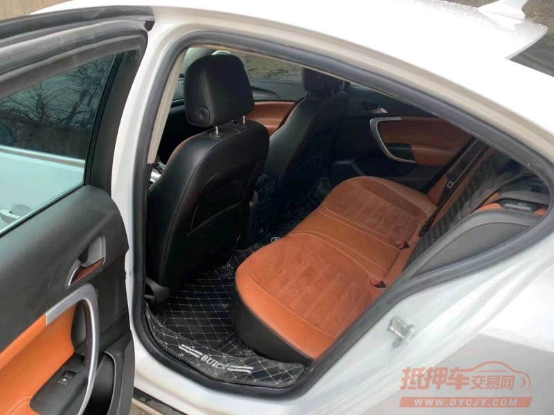 青岛15年别克君威4