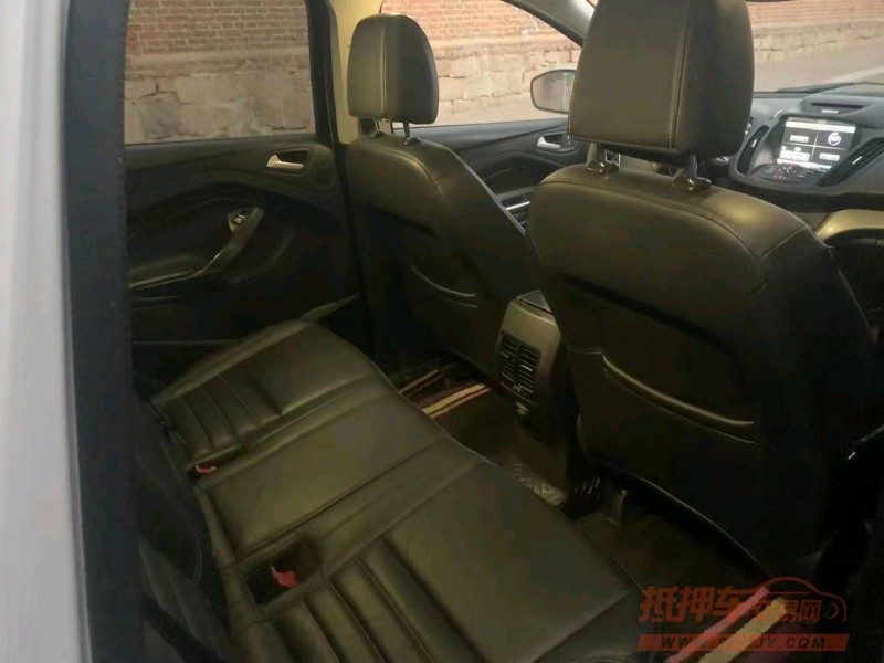 青岛16年福特翼虎5