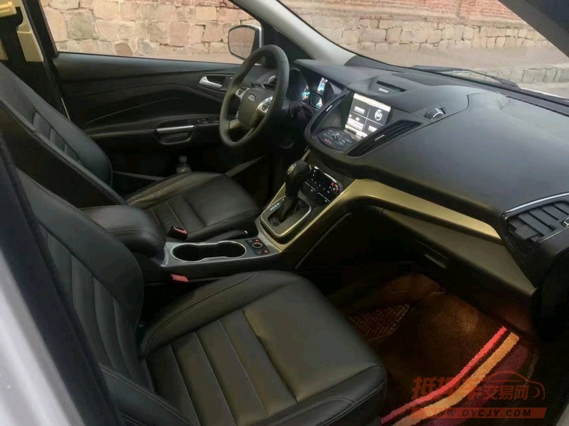 青岛16年福特翼虎6