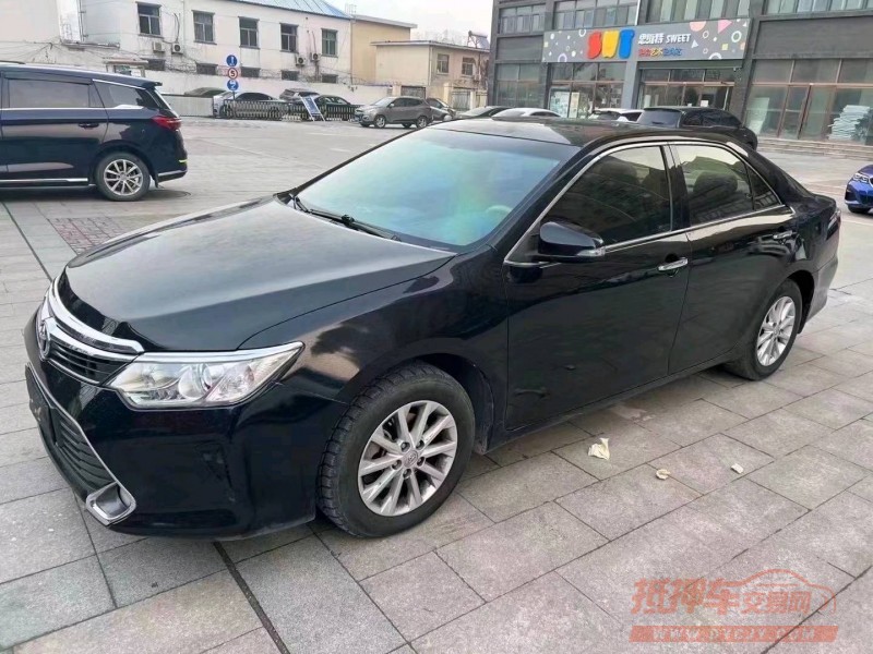 北京16年丰田凯美瑞8