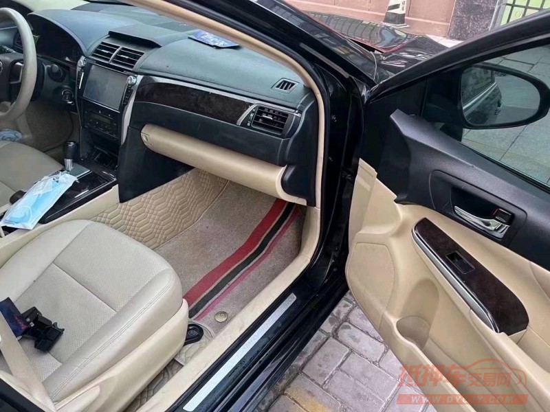 北京16年丰田凯美瑞2