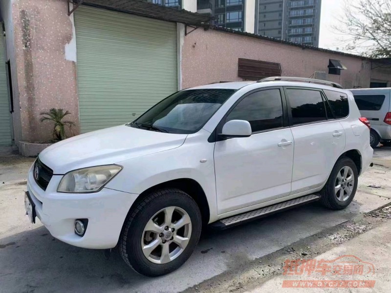 珠海13年丰田RAV42