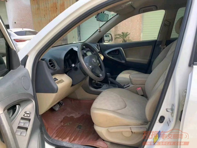 珠海13年丰田RAV47