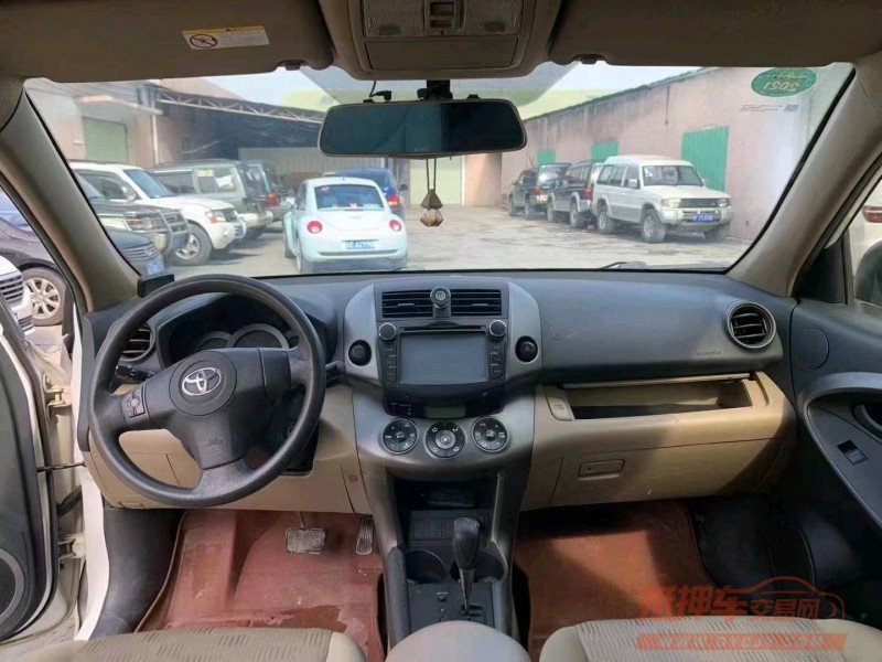 珠海13年丰田RAV49