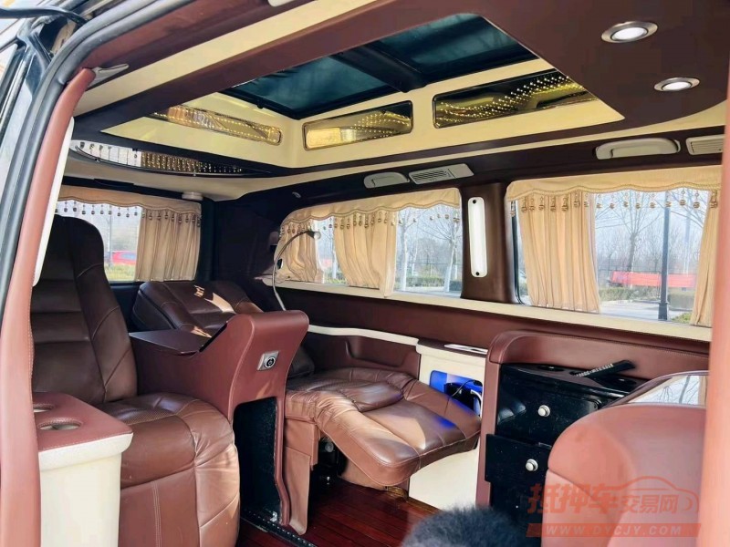 聊城12年奔驰威霆4