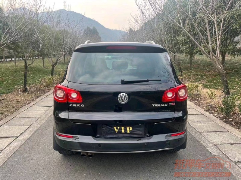 嘉兴13年大众途观5