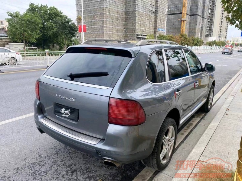 汕头05年保时捷卡宴5