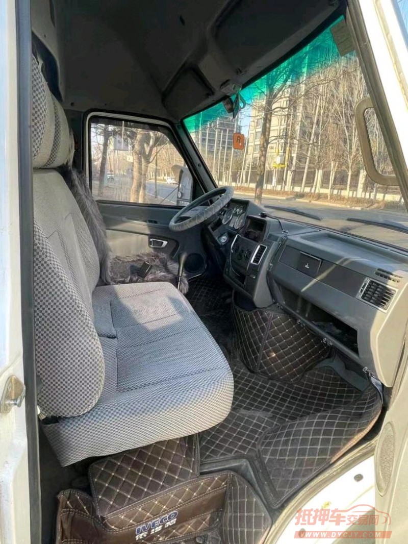 沈阳16年依维柯房车9