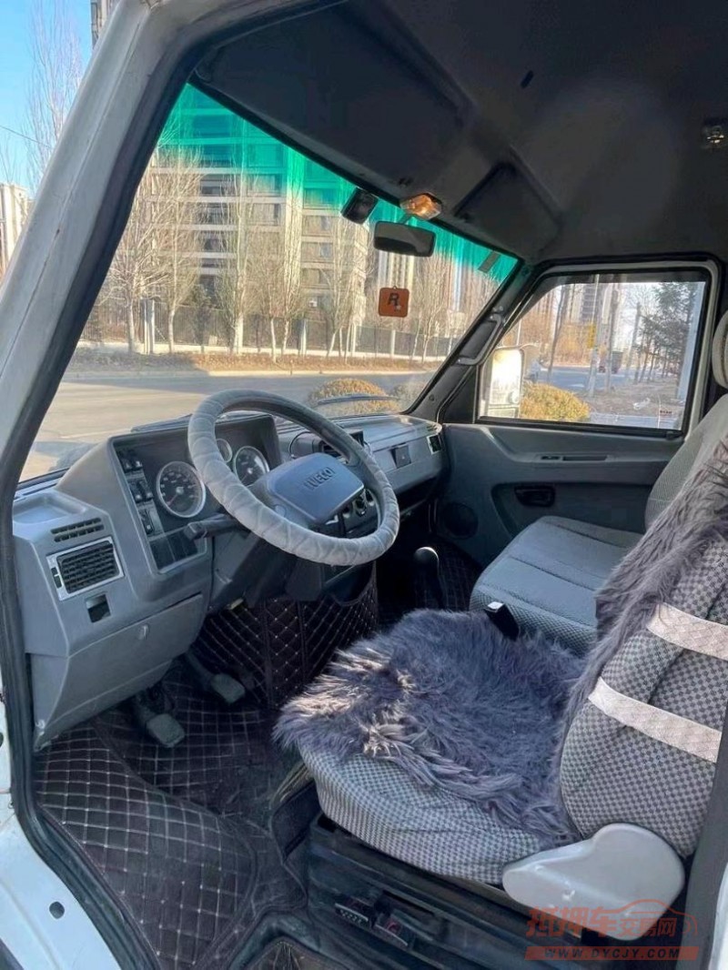 沈阳16年依维柯房车8