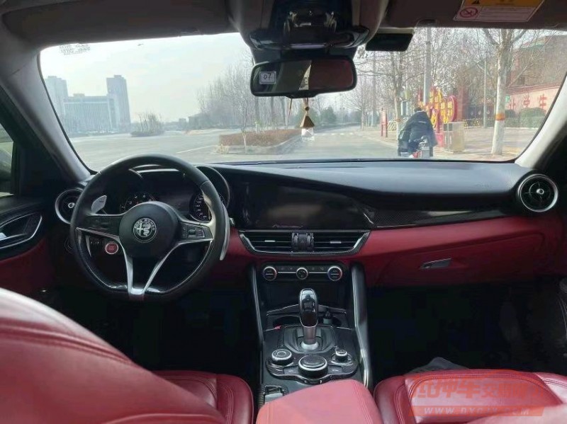 石家庄17年阿尔法·罗密欧ALFA 4C4