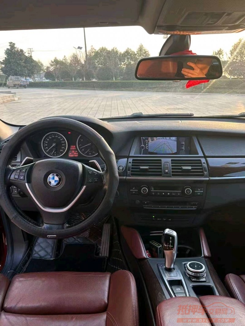 北京12年宝马X67