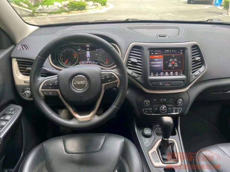珠海16年Jeep自由光3