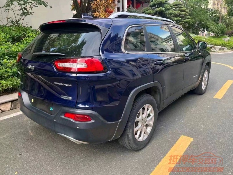 珠海16年Jeep自由光4