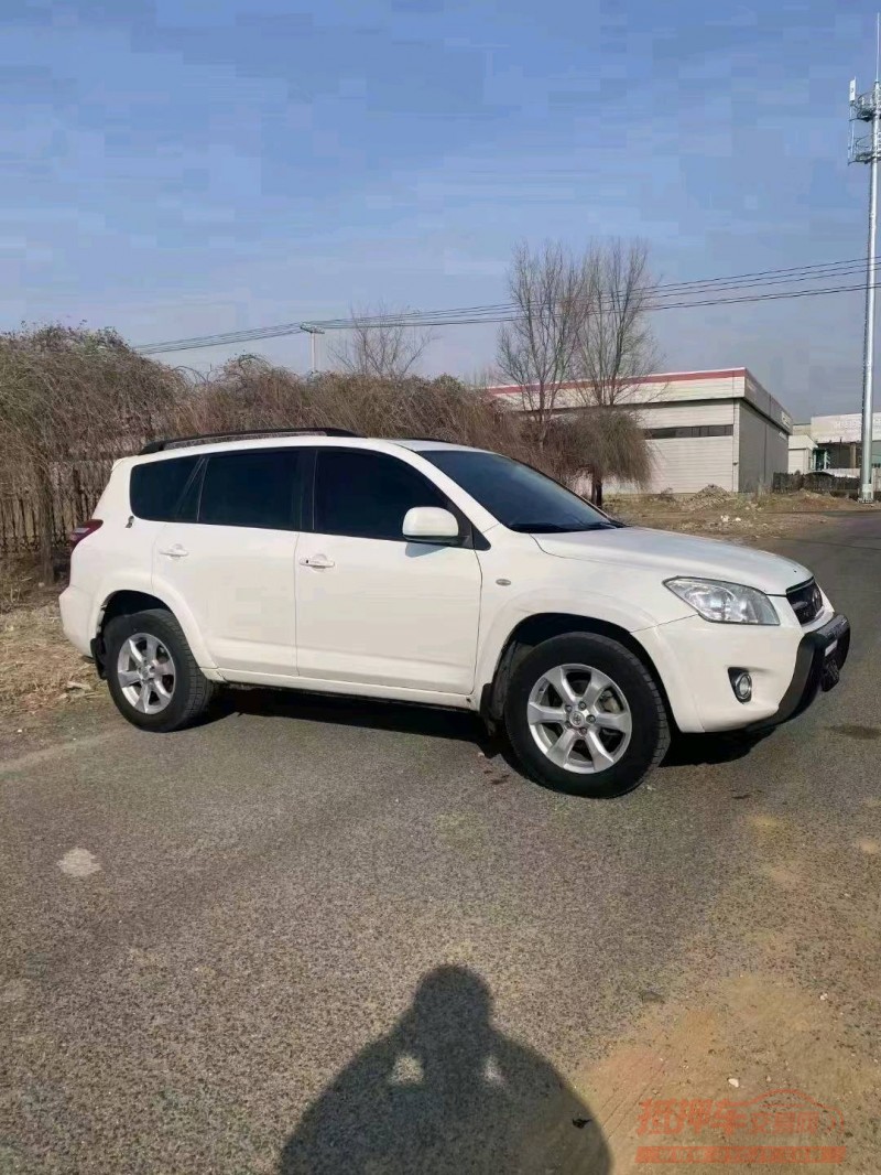 沈阳11年丰田RAV42