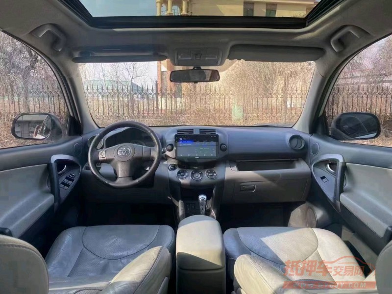沈阳11年丰田RAV47
